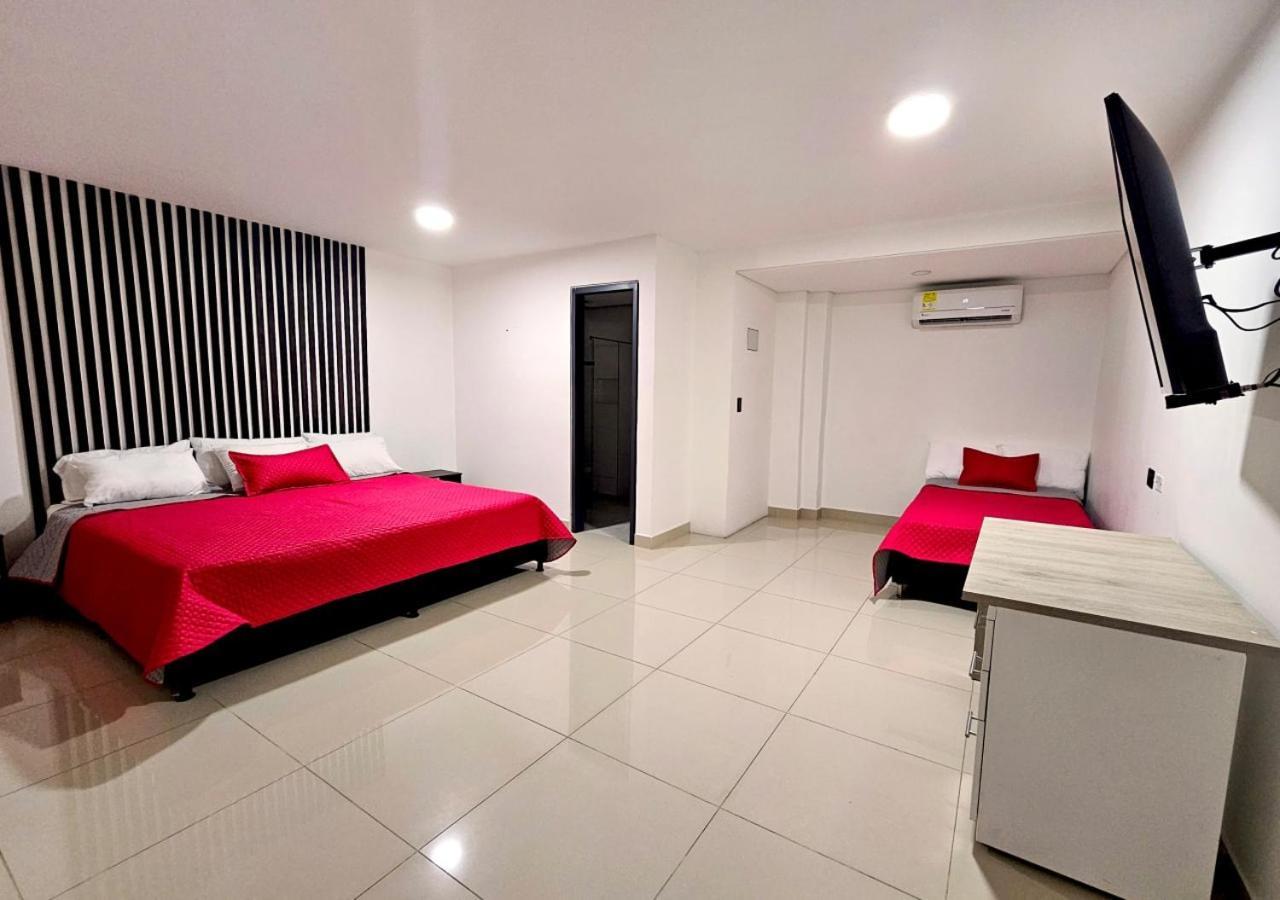 Hotel Ofix Medellín Buitenkant foto