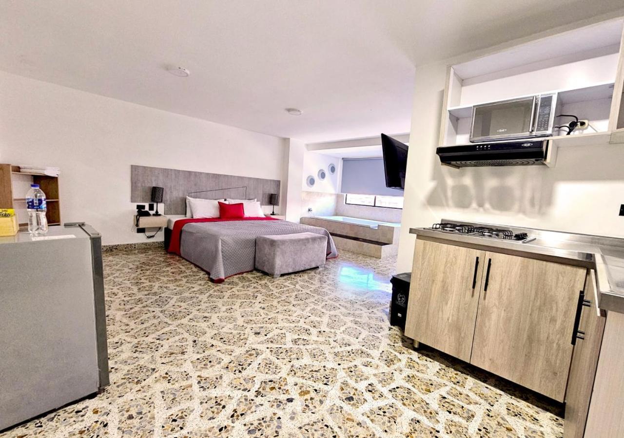 Hotel Ofix Medellín Buitenkant foto