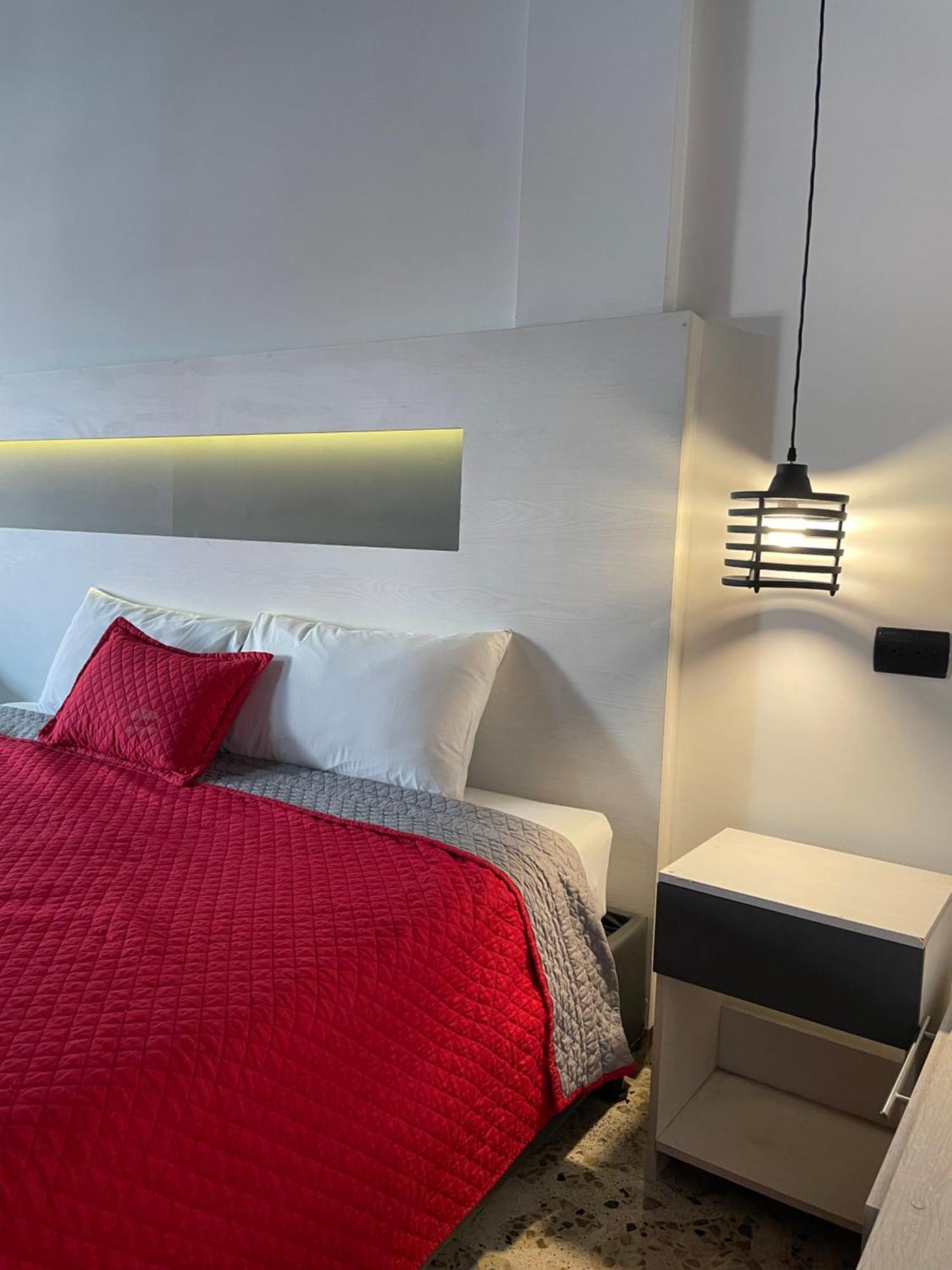 Hotel Ofix Medellín Buitenkant foto