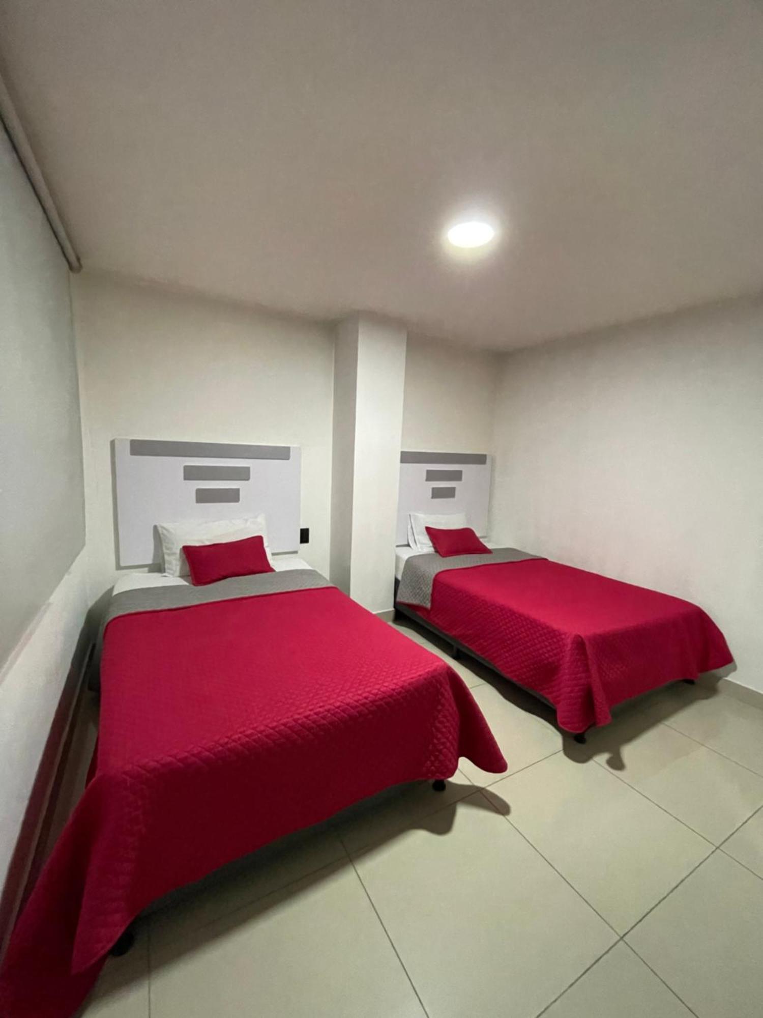 Hotel Ofix Medellín Buitenkant foto