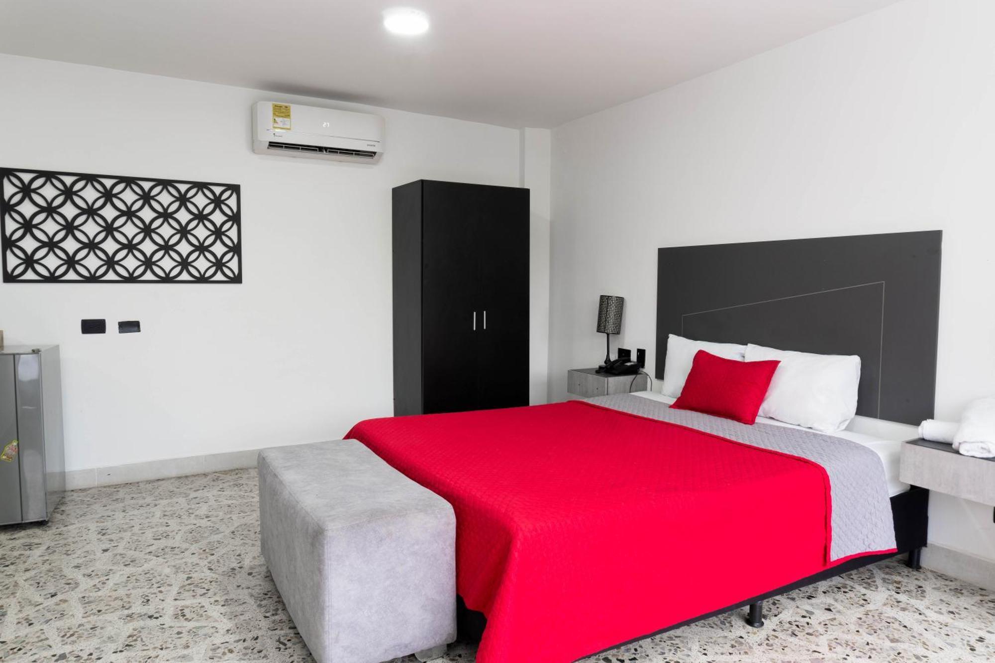 Hotel Ofix Medellín Buitenkant foto