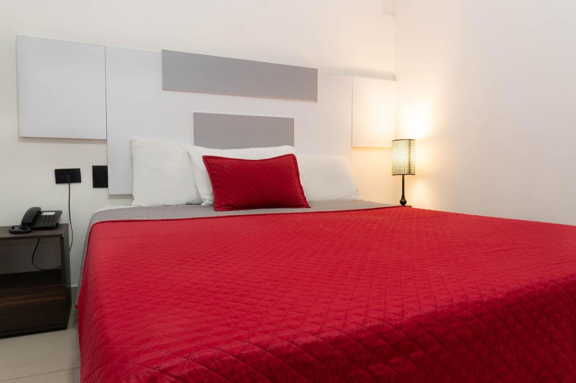 Hotel Ofix Medellín Buitenkant foto