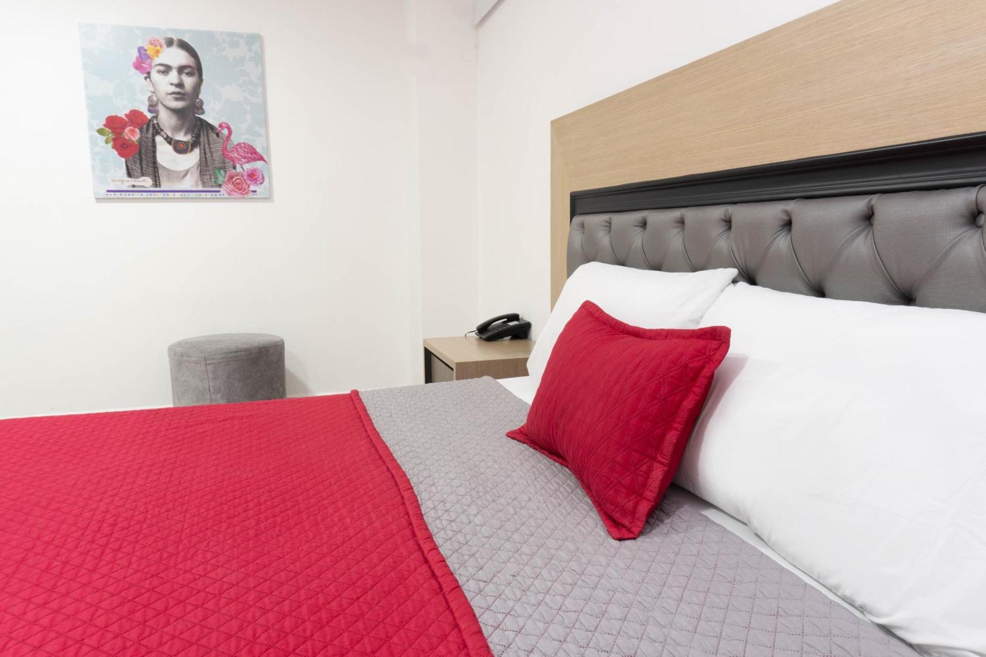 Hotel Ofix Medellín Buitenkant foto