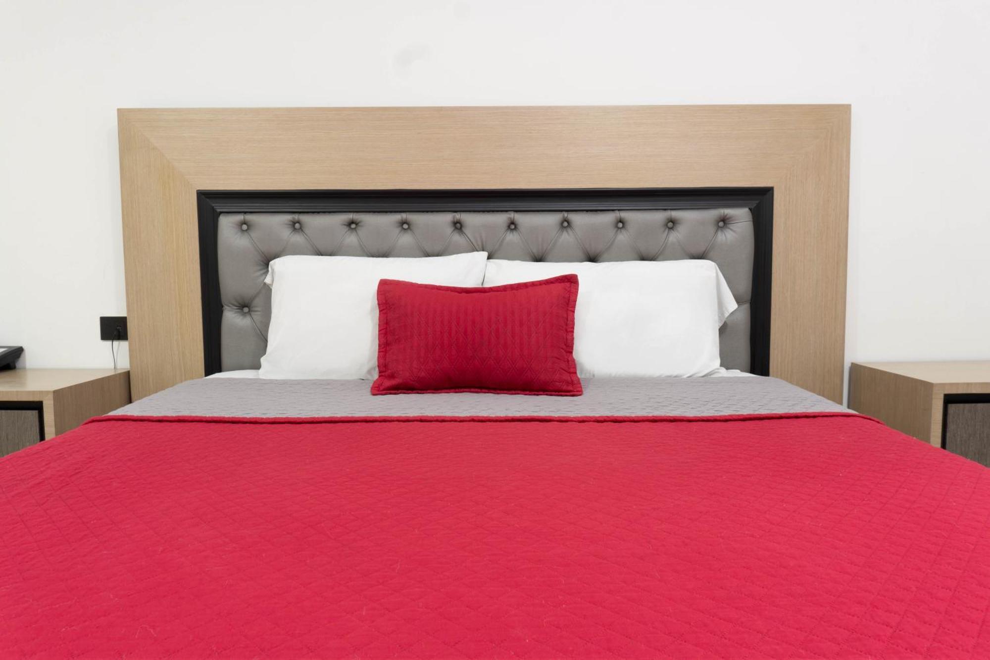 Hotel Ofix Medellín Buitenkant foto