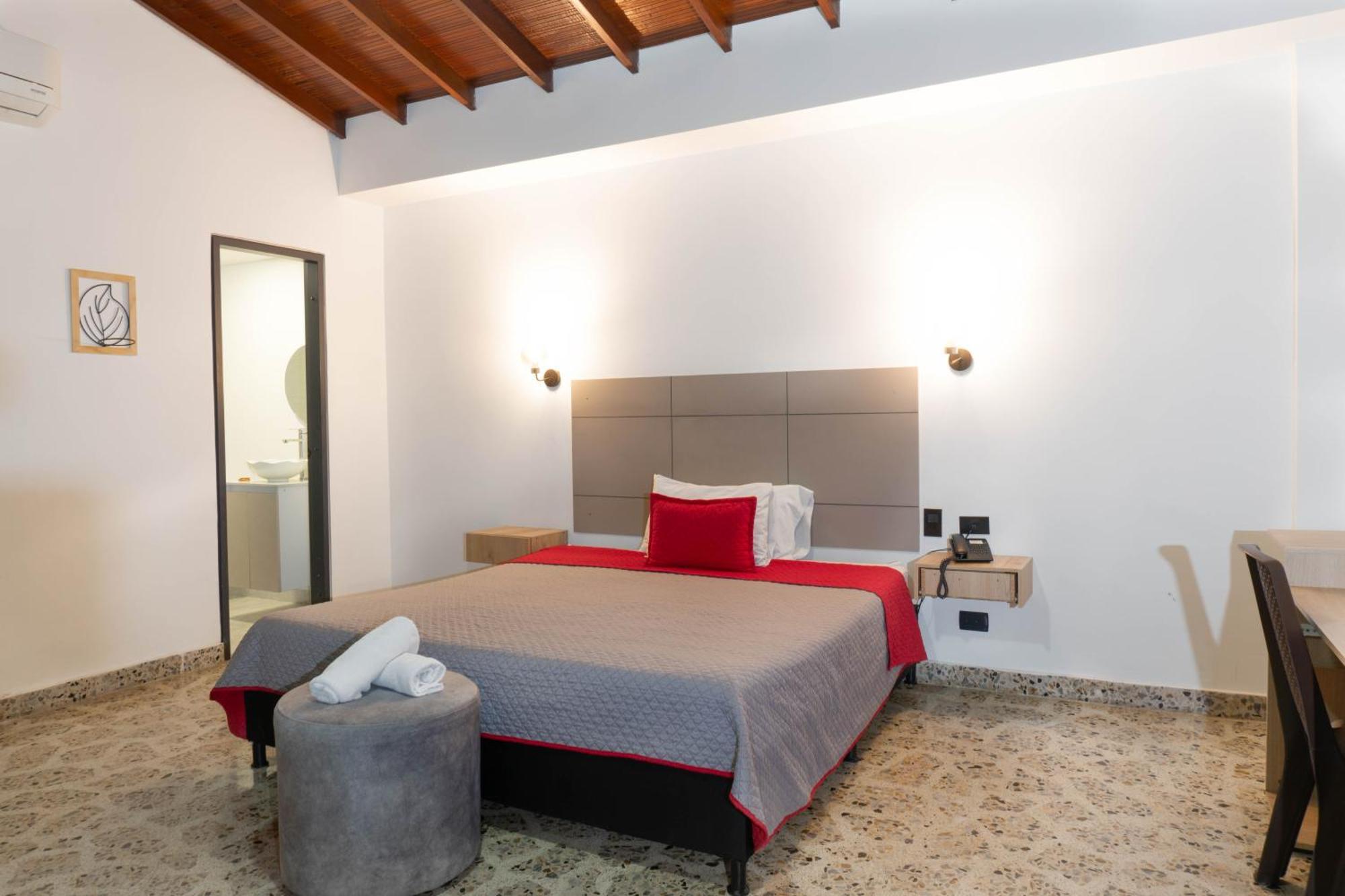 Hotel Ofix Medellín Buitenkant foto